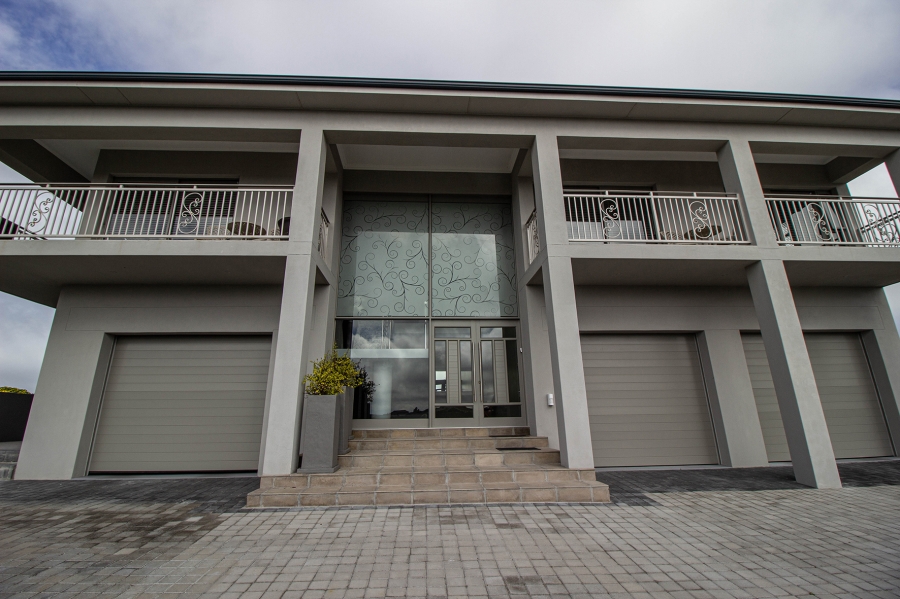 6 Bedroom Property for Sale in Kleinbaai Western Cape